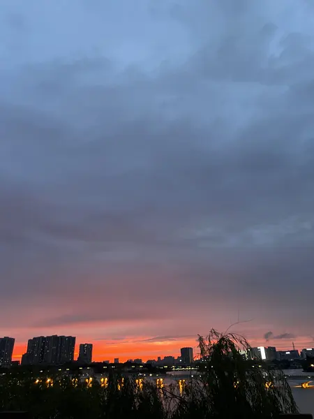 南京拍摄的落日与天空